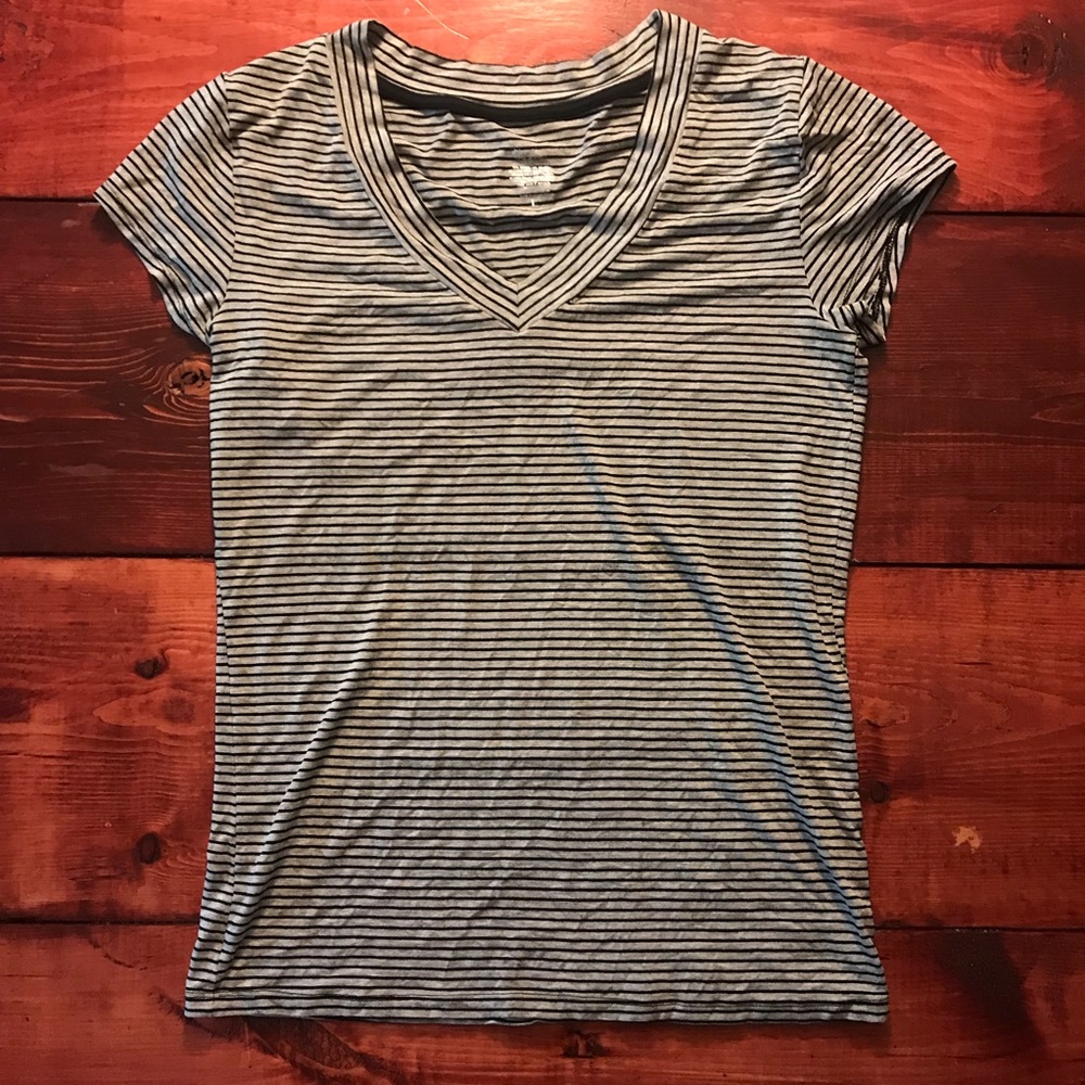 Striped V neck tee